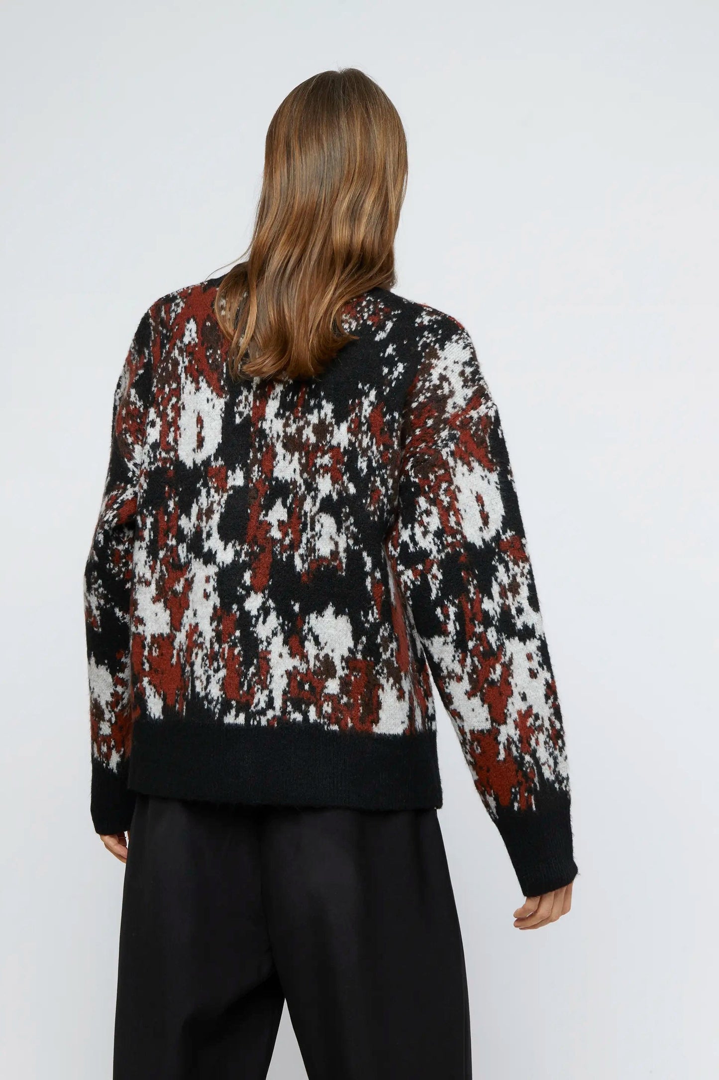 MAGLIONE JACQUARD CON STAMPA CAMOUFLAGE