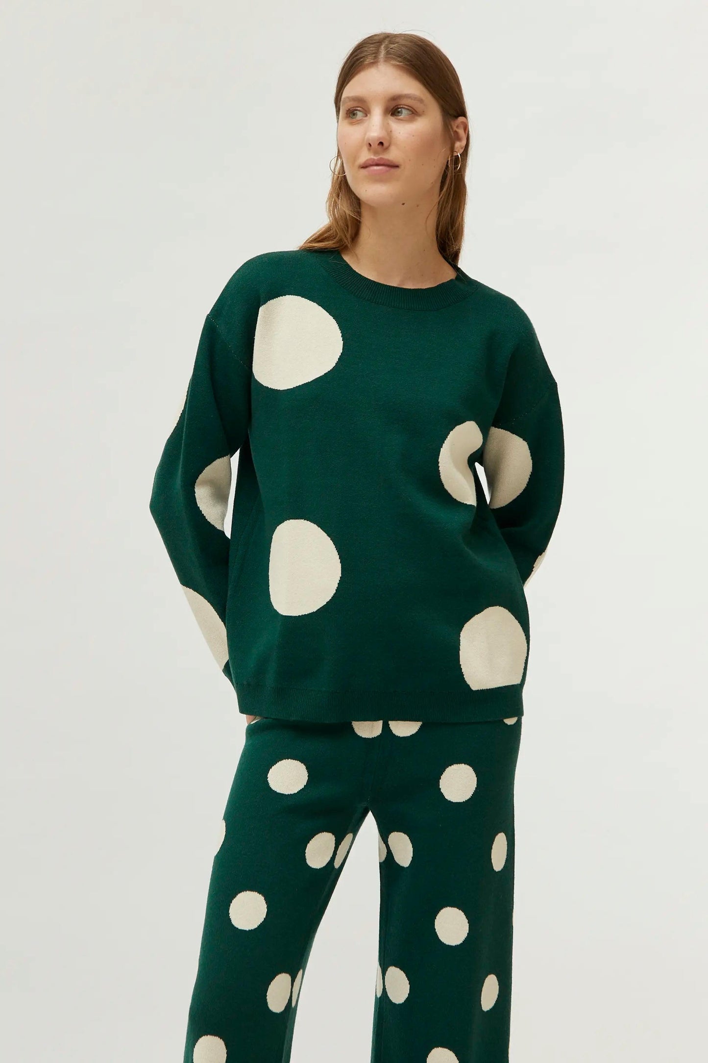 MAGLIONE VERDE IN MAGLIA JACQUARD CON STAMPA A POIS BIANCHI