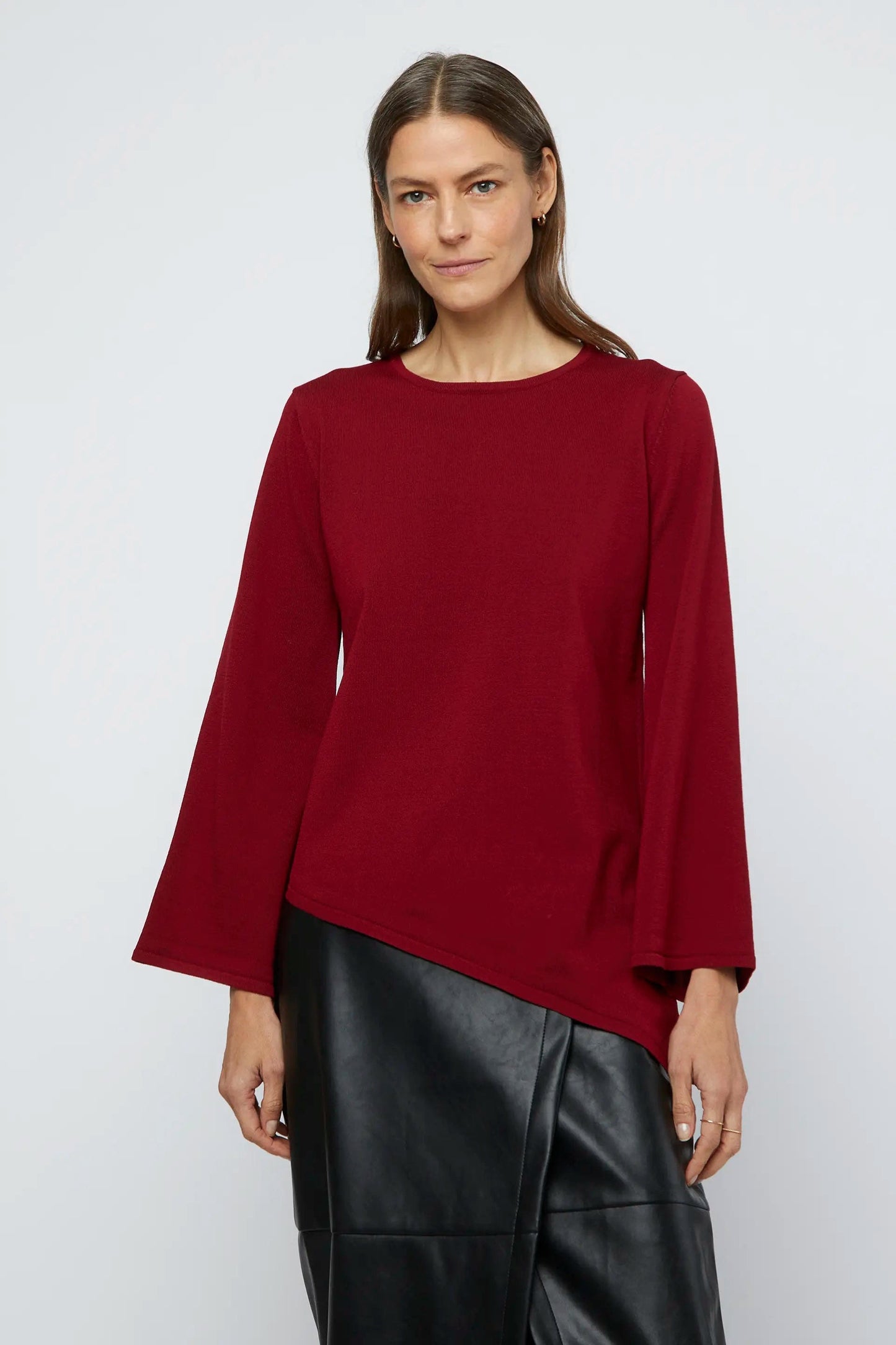 MAGLIONE ROSSO ASIMMETRICO IN MAGLIA